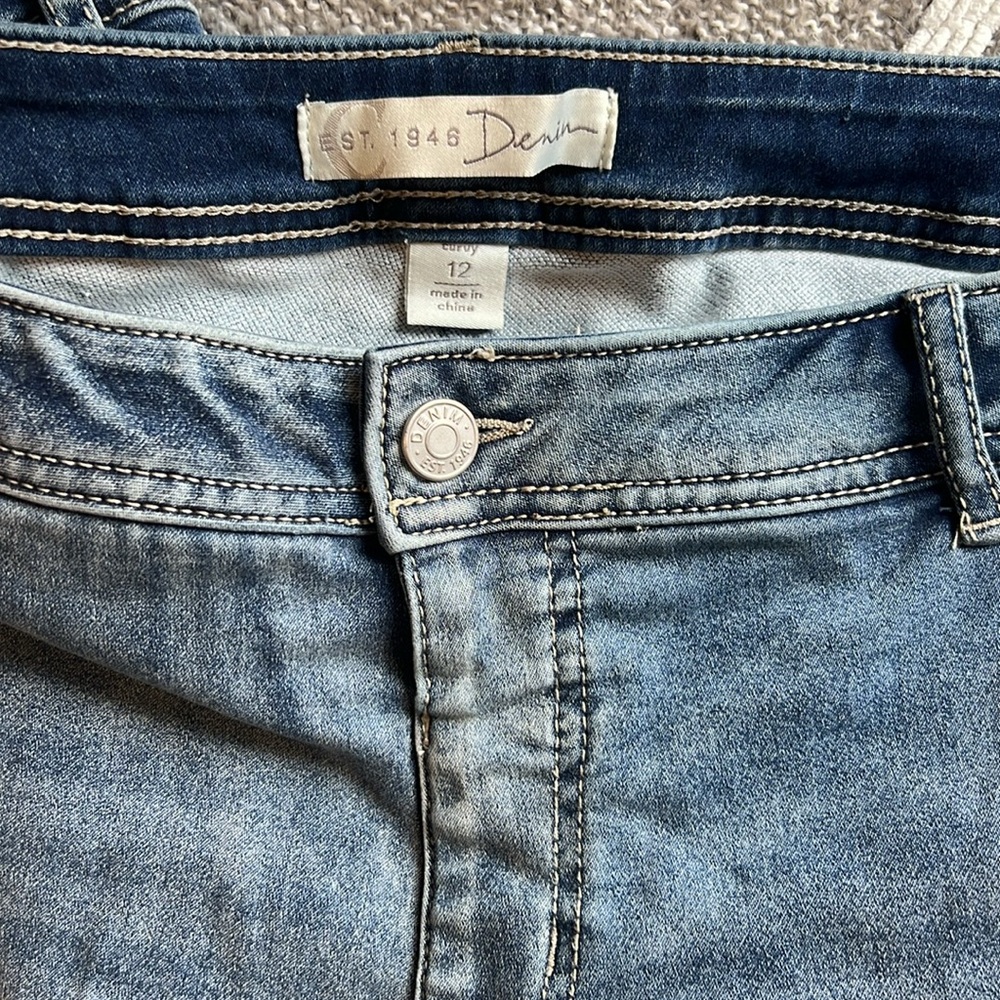 CATO // CROPPED STRAIGHT CURVY FIT JEANS - Picture 3 of 10